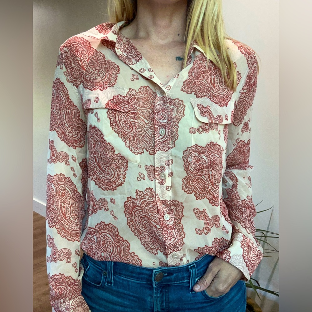 EQUIPMENT Femme Blouse in red and cream paisley design - Size Medium